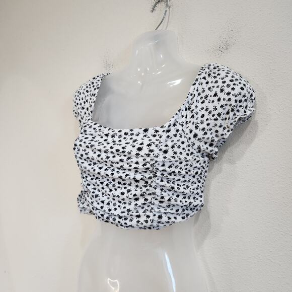 Pac Cares Black White Micro Floral Cropped Blouse Puff Sleeves Ruched Size Small - Picture 2 of 8